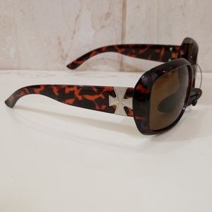 FASHIONABLE WOMEN'S SUNGLASSES - CROSS DESIGN
